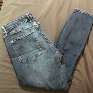 Good American Good Legs Crop Jeans